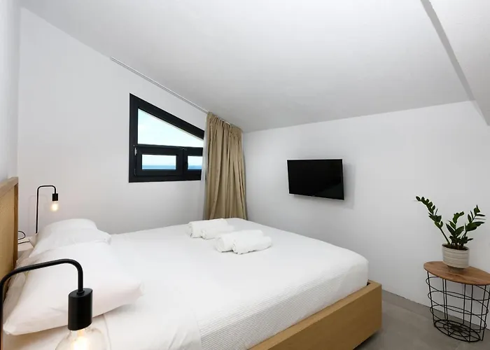 Nisea Apartahotel 4*